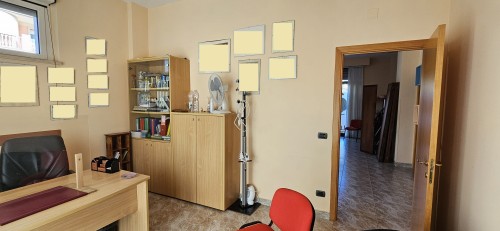Putignano 2000 Locale Angolare Ideale Per Ufficio, Ottimo Stato.